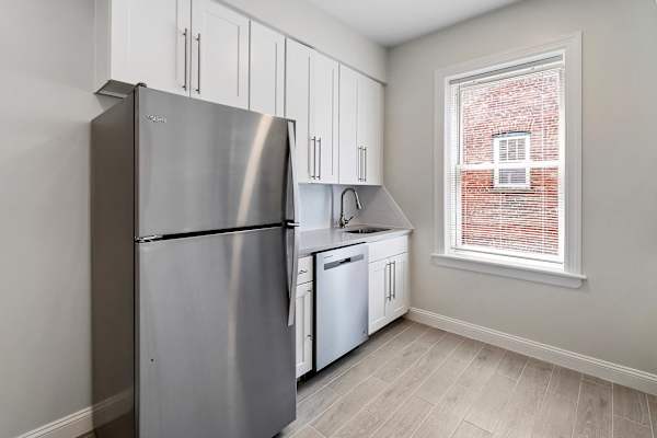 28 Gates Avenue Apartments property